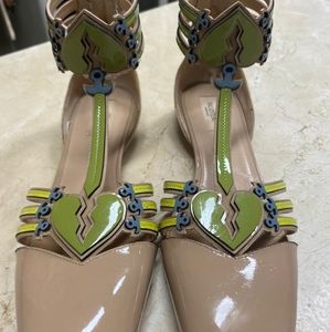 Valentino Garavani Broken heard